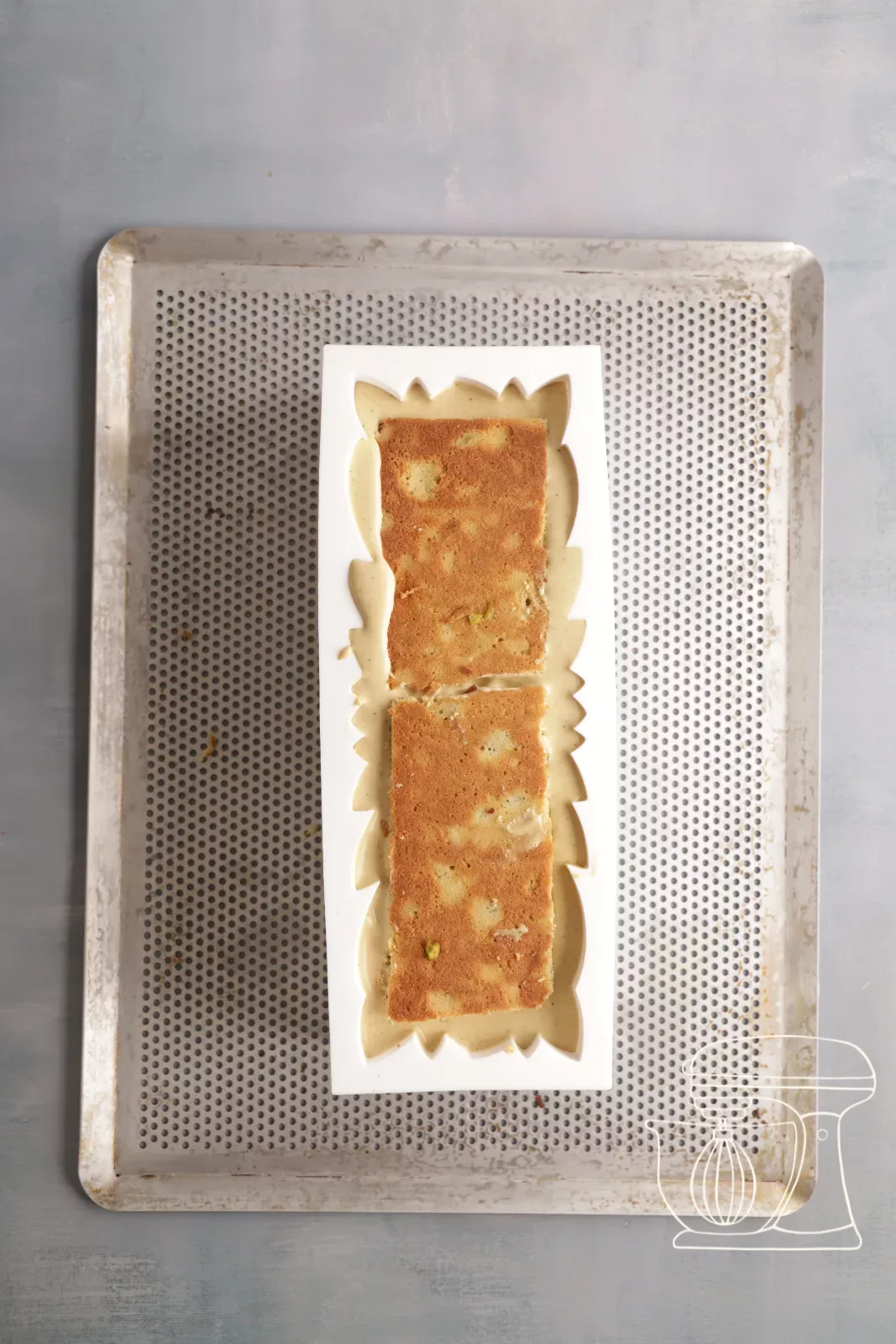 Placing the financier on the bavarois