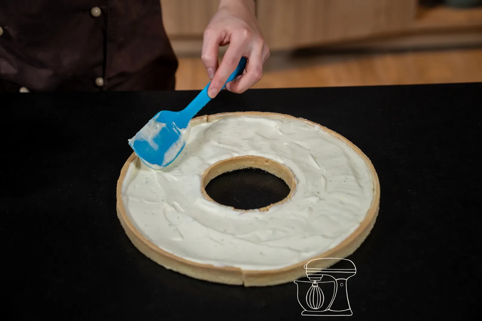 Sealing the base, filling and decorating