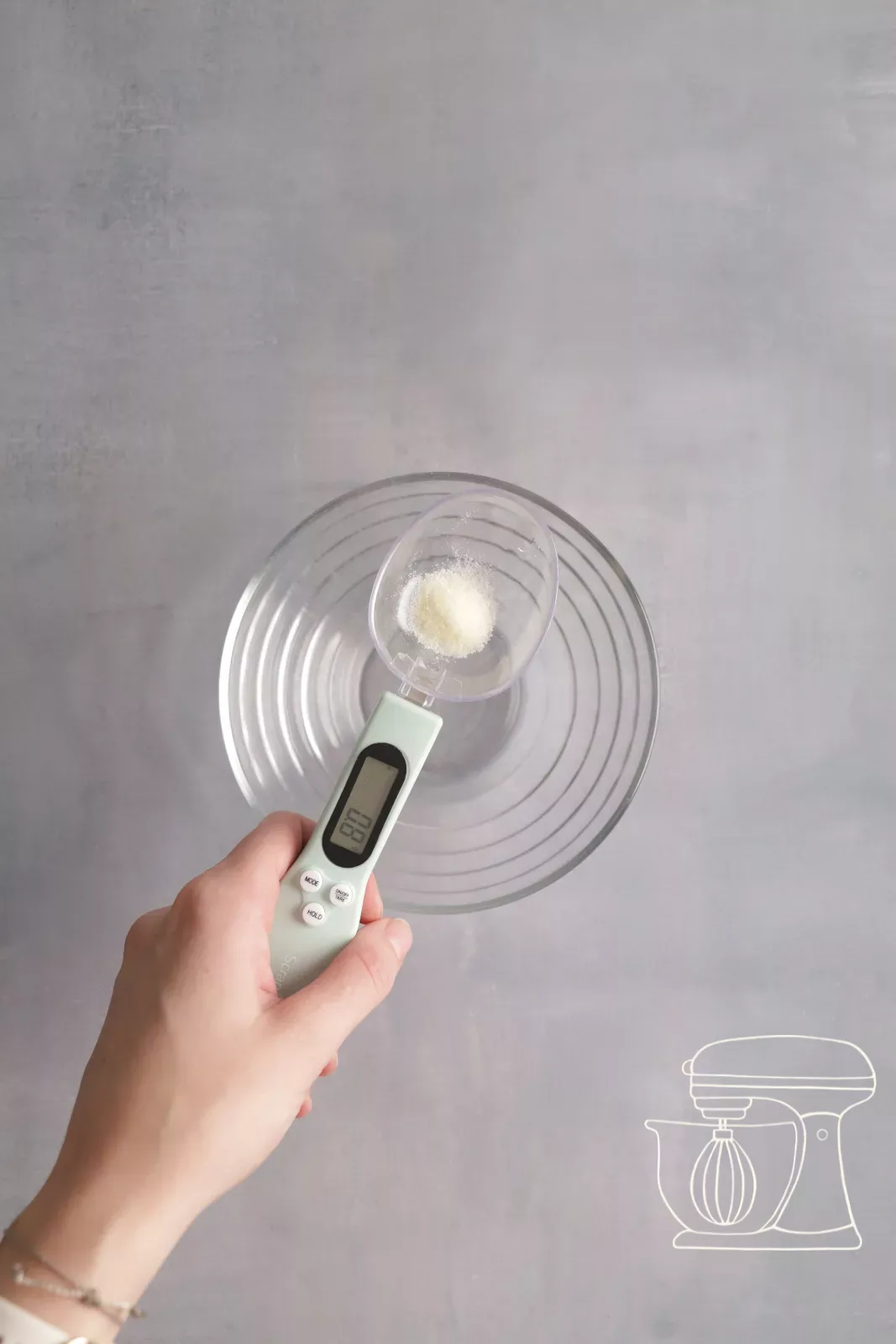 Gelatine mit der Löffelwaage abwiegen