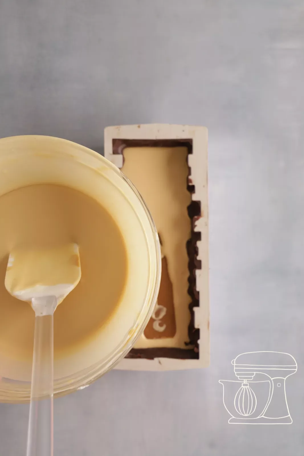 Restliche Mousse einfüllen