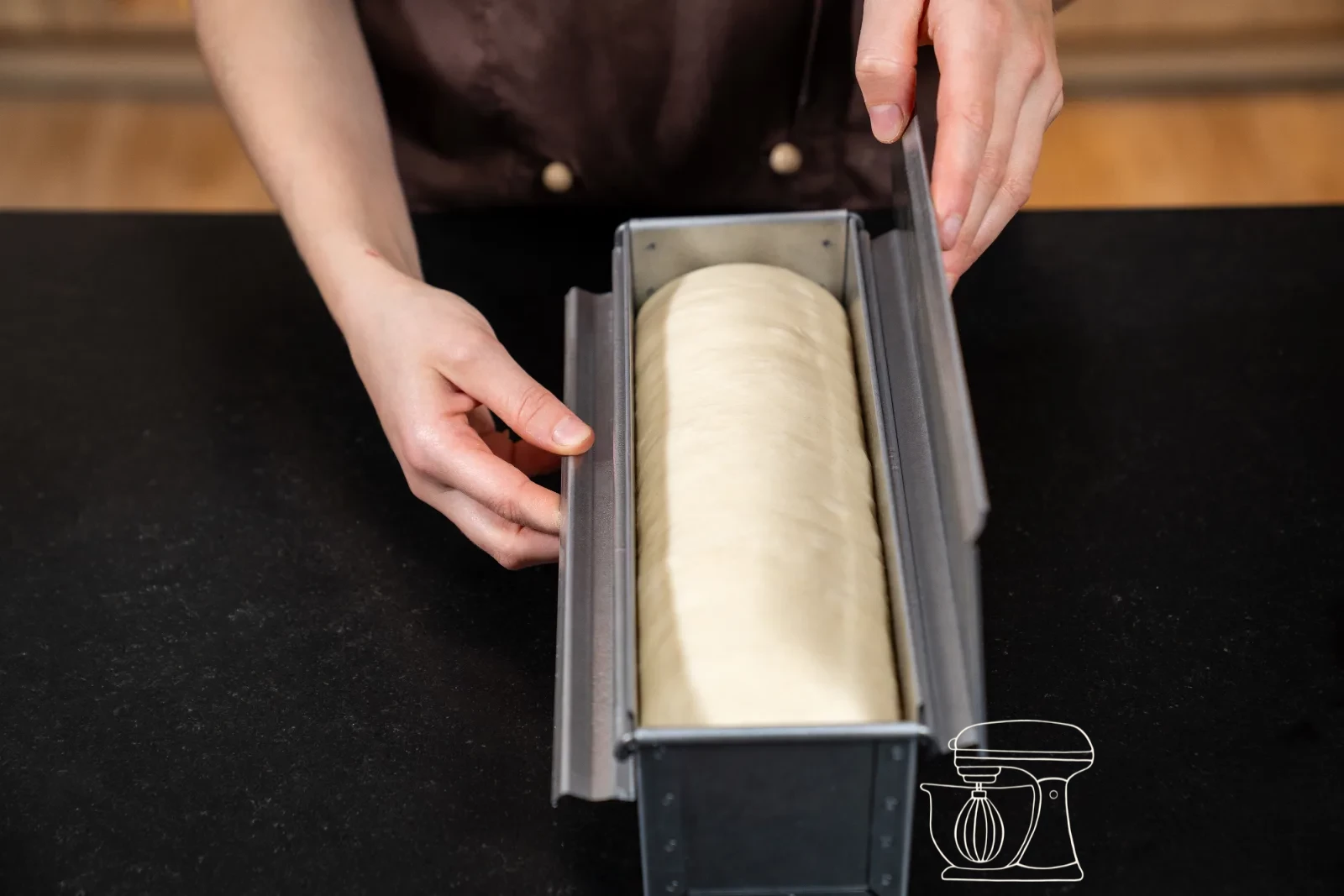 The dough has risen to 1 cm below the rim