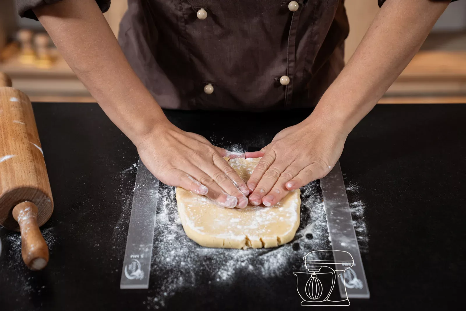 Aplatir la pâte entre les barres de laminage