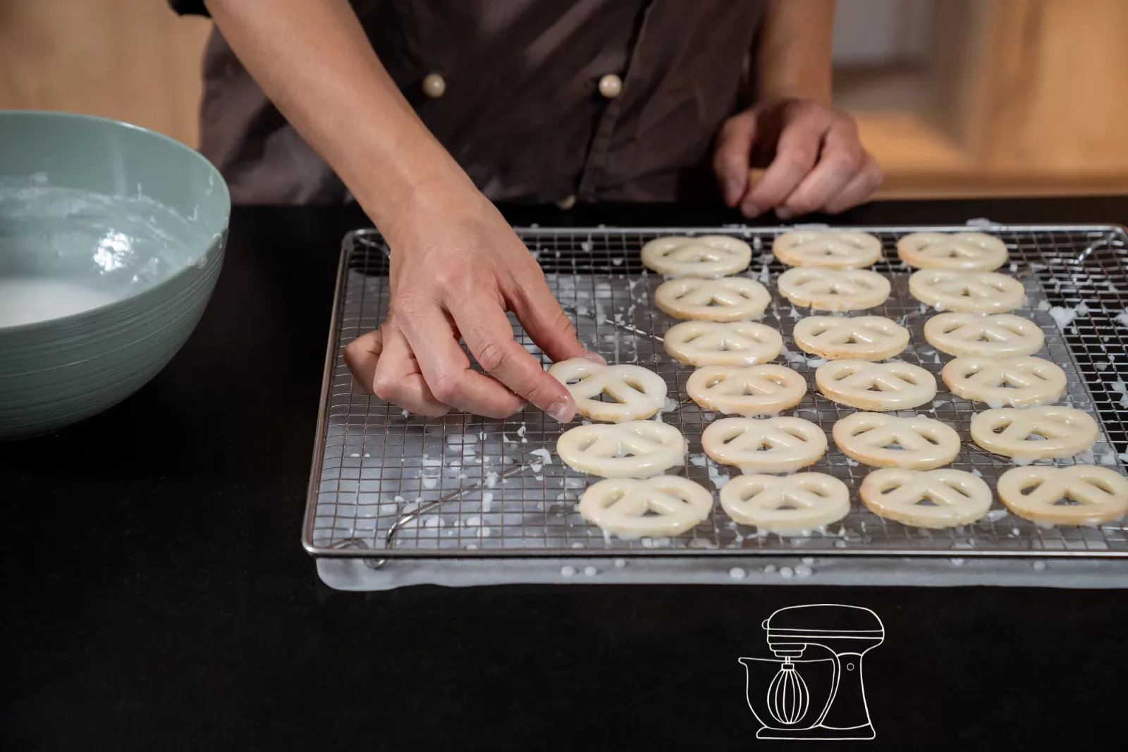 Bretzels à la vanille glacés sur la grille