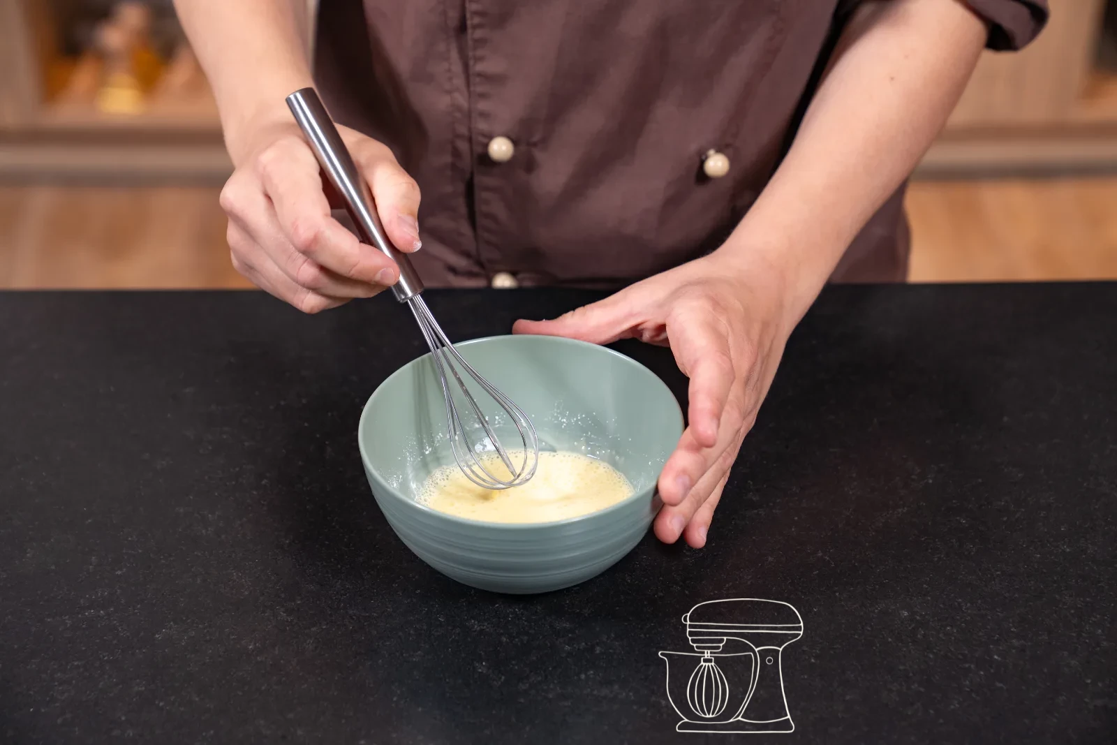 Heat the milk and prepare the vanilla cream powder