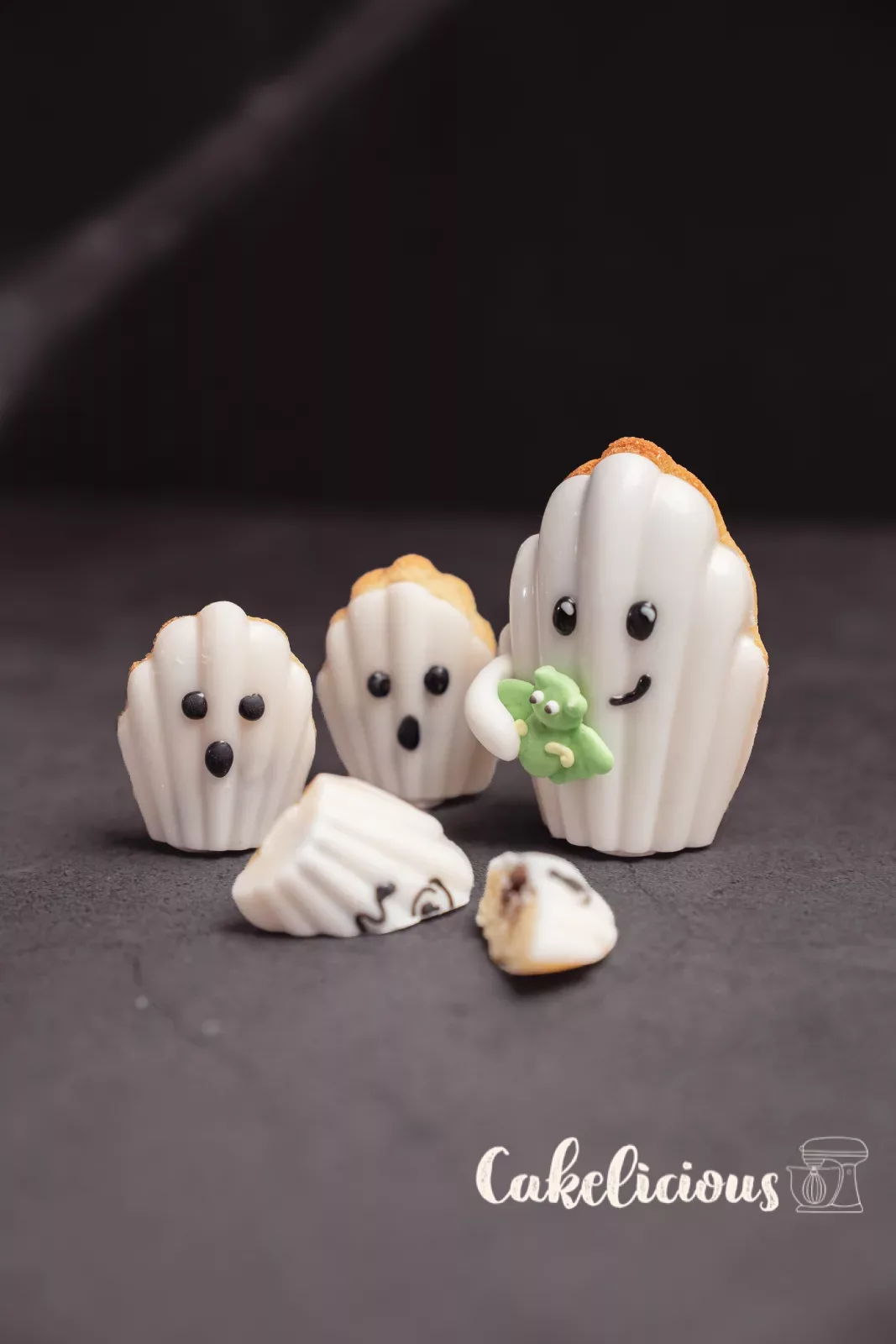 Grosse und kleine Geister-Madeleines nebeneinander