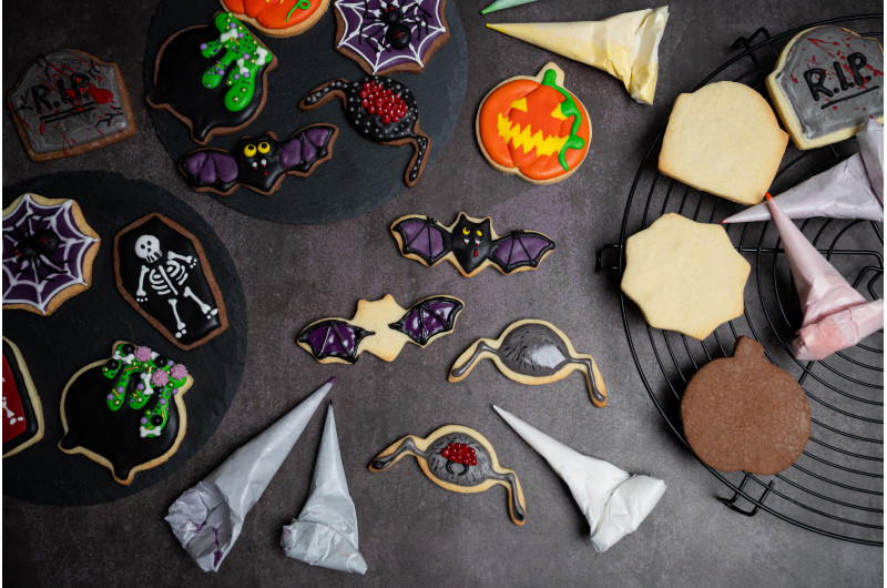 Halloween-Guetzli mit Royal Icing